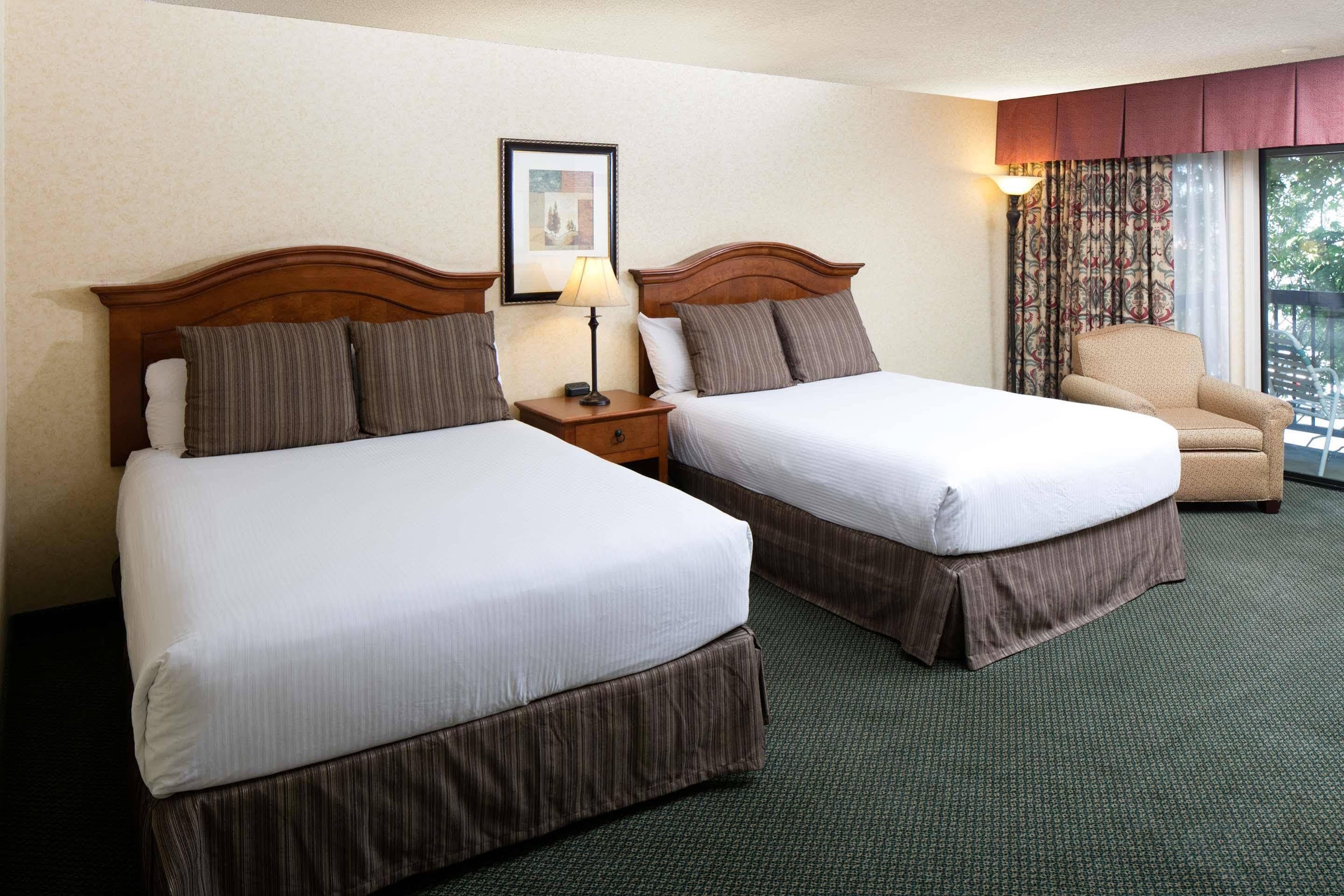Red Lion Hotel Redding Extérieur photo