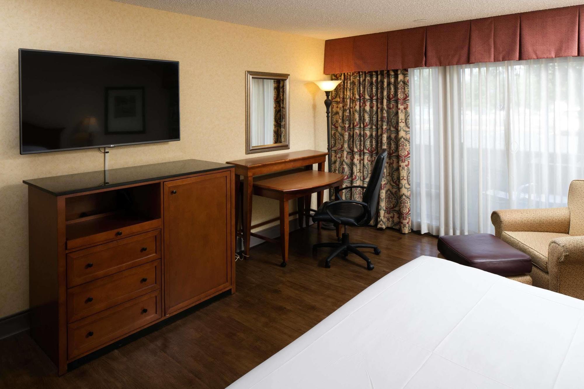 Red Lion Hotel Redding Extérieur photo