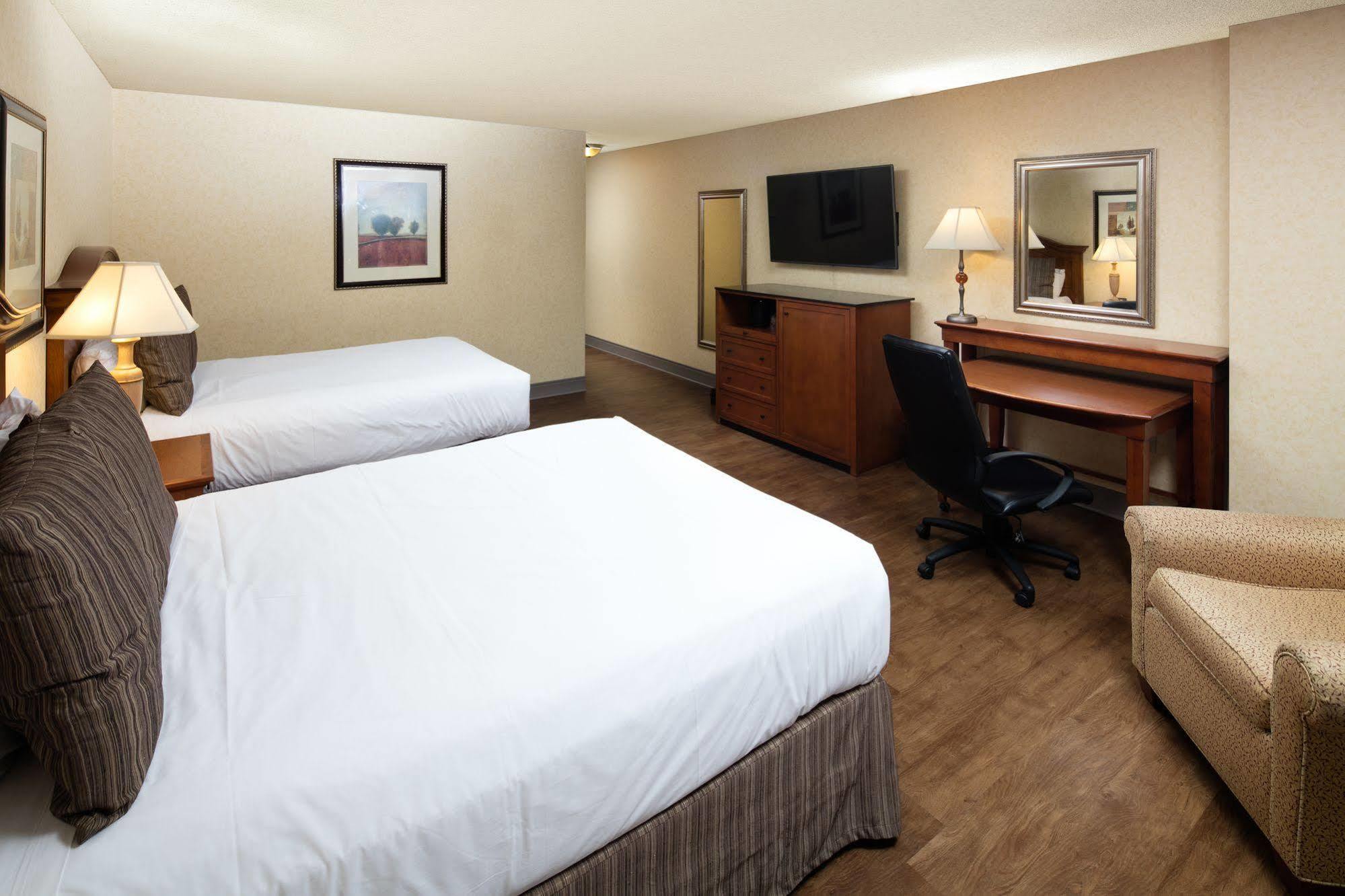 Red Lion Hotel Redding Extérieur photo