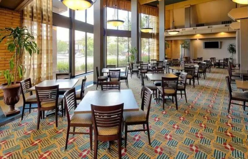 Red Lion Hotel Redding Extérieur photo