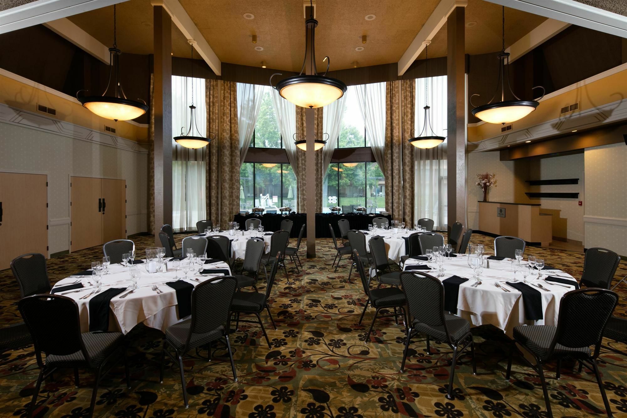 Red Lion Hotel Redding Extérieur photo