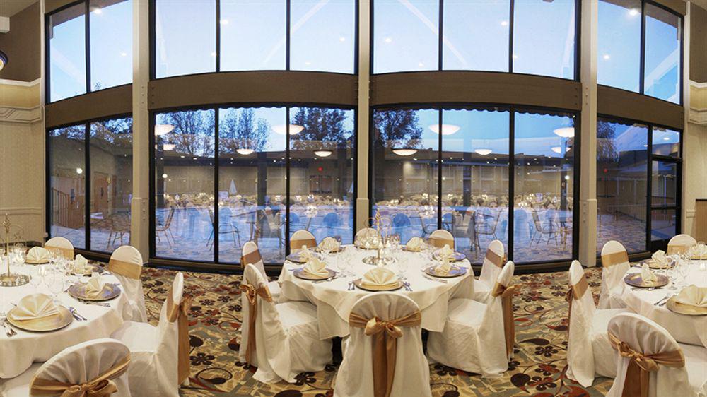 Red Lion Hotel Redding Extérieur photo